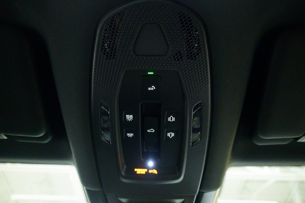 Used 2025 Porsche Cayenne image 17