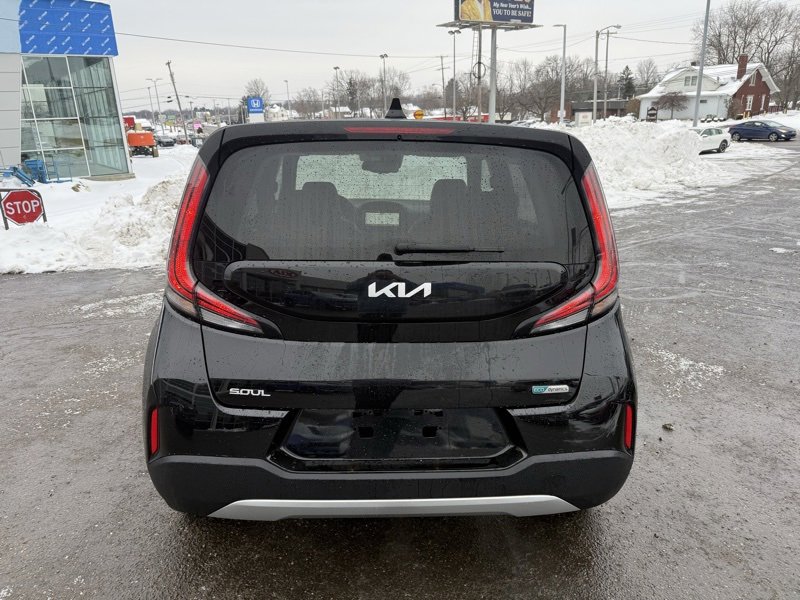 Certified 2025 Kia Soul EX image 3