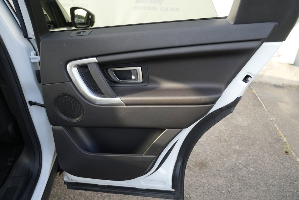 Used 2019 Land Rover Discovery Sport SE AWD/4WD image 36