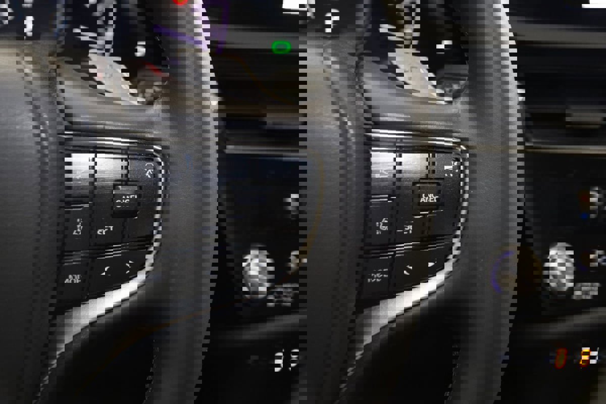 Used 2023 Lexus ES 300h w/ Premium Package image 37