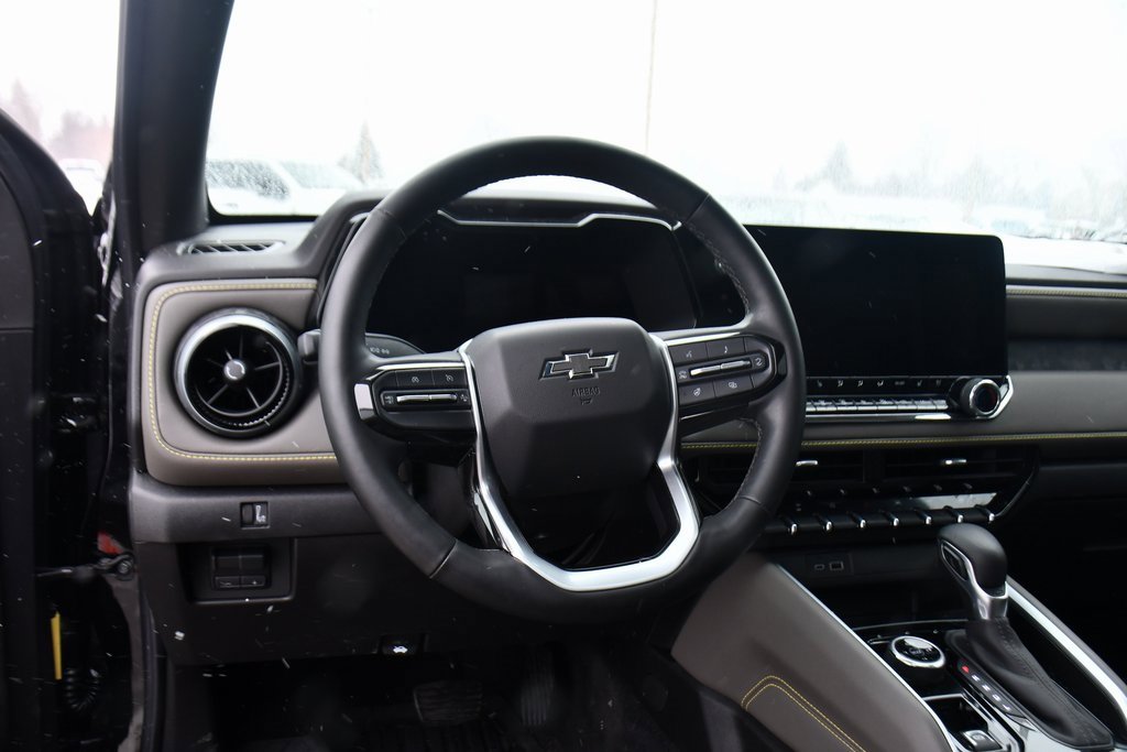 Used 2025 Chevrolet Colorado ZR2 image 12