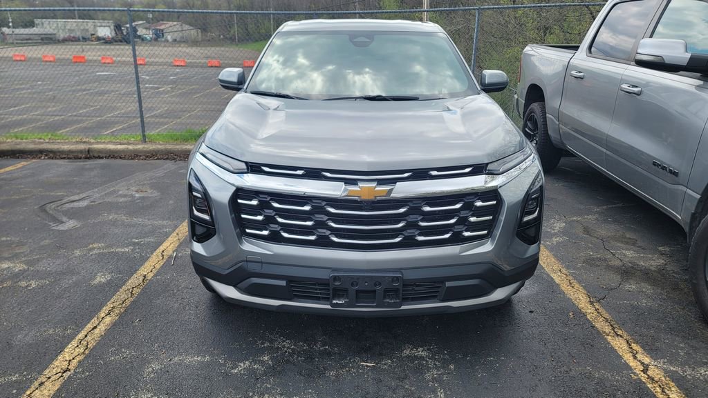 Used 2026 Chevrolet Equinox LT w/ Convenience Package II AWD/4WD image 1