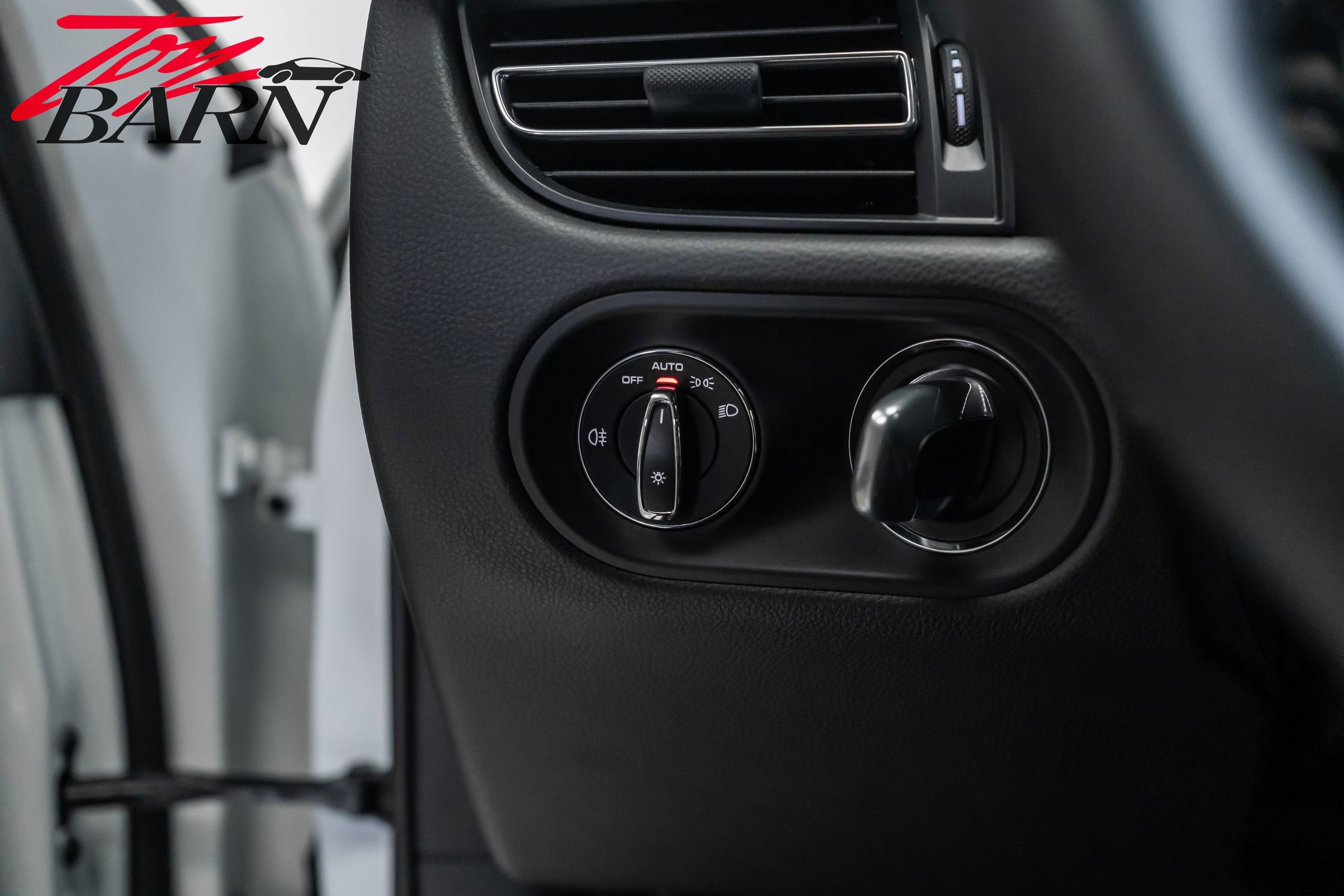 Used 2022 Porsche Macan S image 27