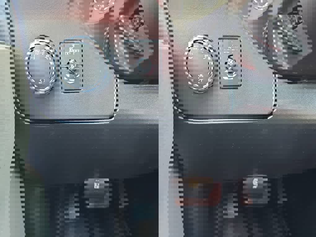 Used 2017 Chevrolet Express 2500 image 18