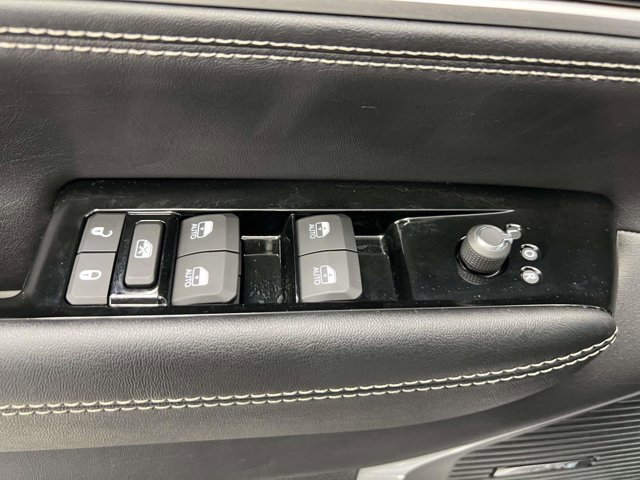 Used 2025 Jeep Wagoneer 4WD image 17