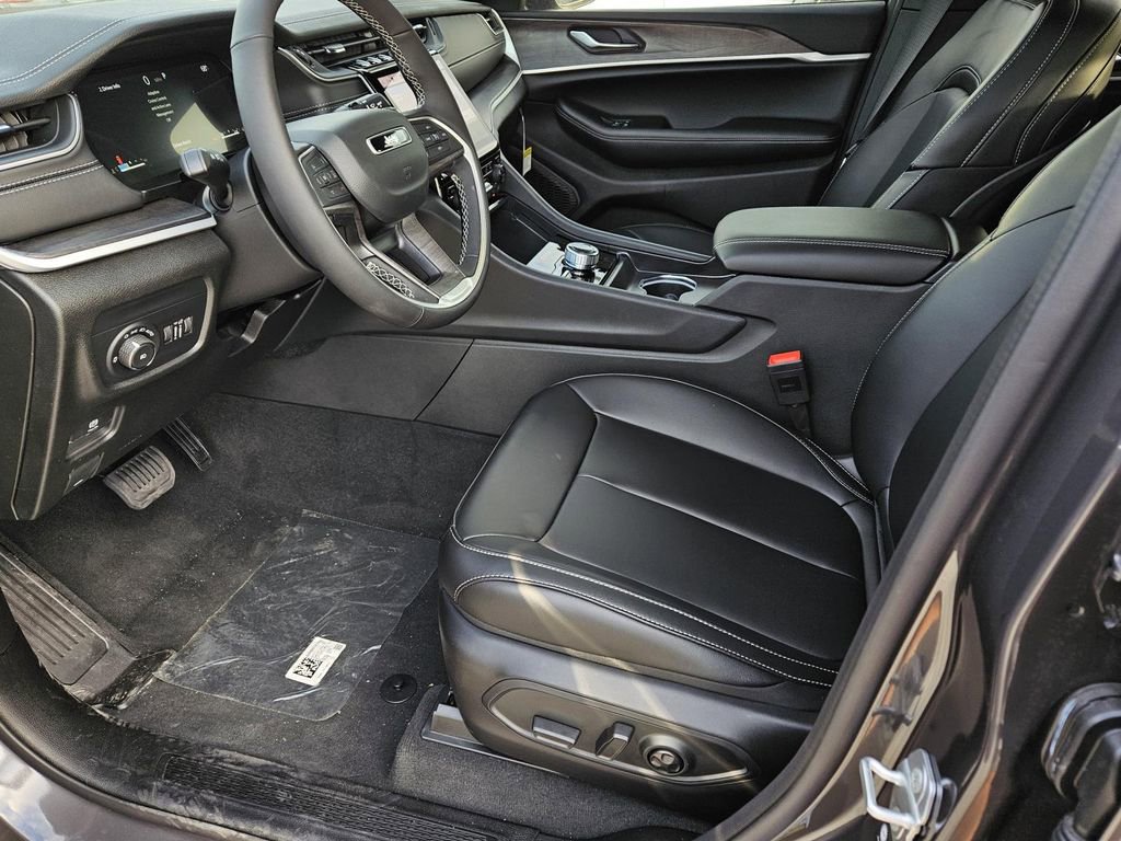 New 2025 Jeep Grand Cherokee Limited image 15