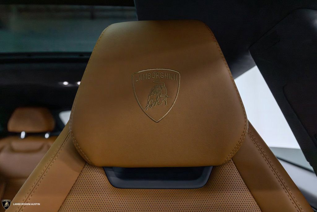 Used 2025 Lamborghini Urus Performante AWD/4WD image 33