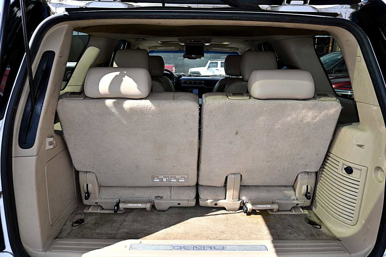 Used 2013 GMC Yukon Denali AWD/4WD image 9