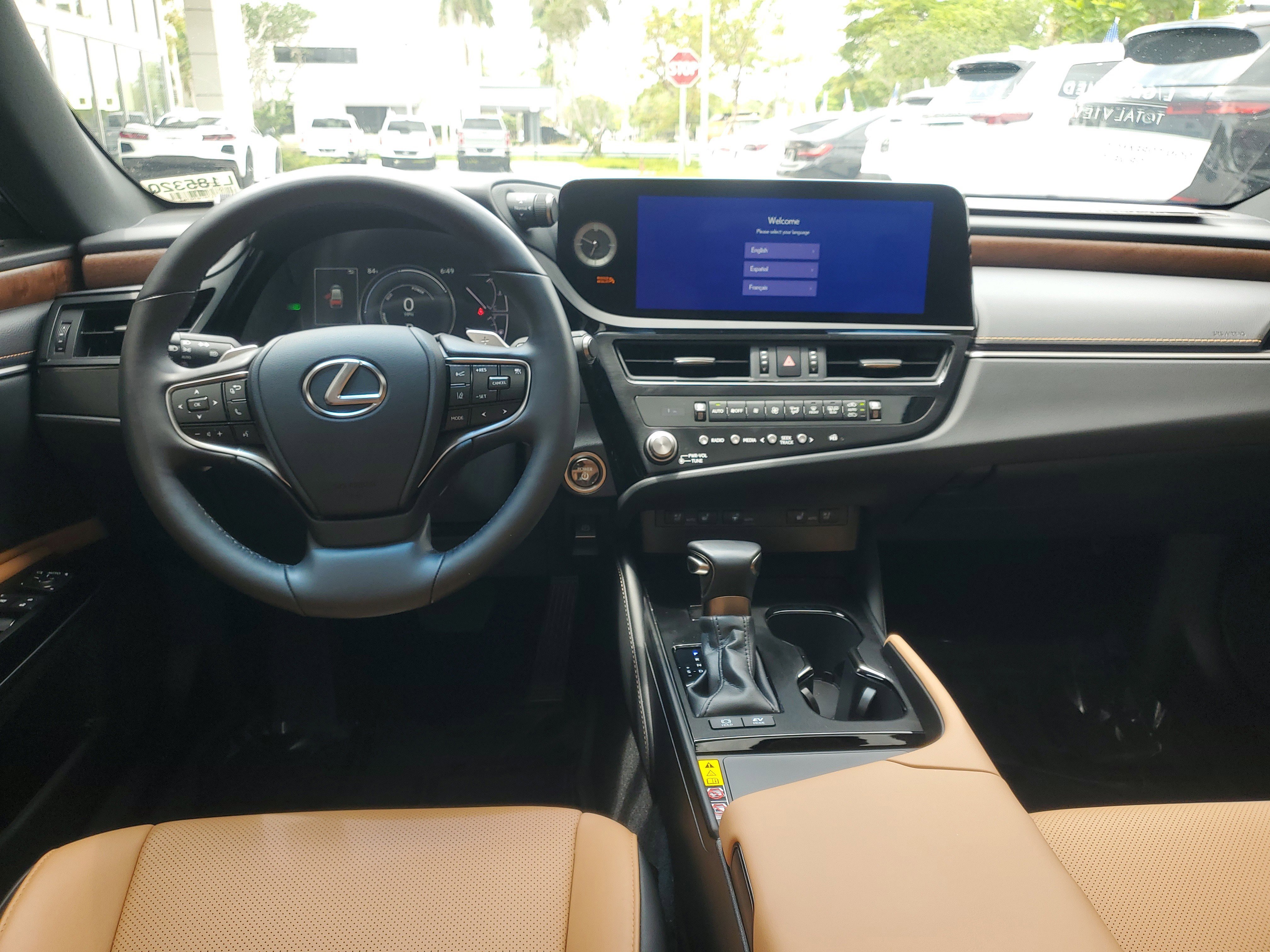 Used 2025 Lexus ES 300h w/ Premium Package FWD image 10
