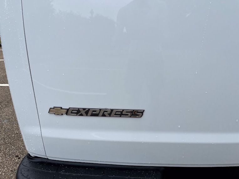 Used 2018 Chevrolet Express 2500 LT w/ LT Preferred Equipment Group RWD image 45