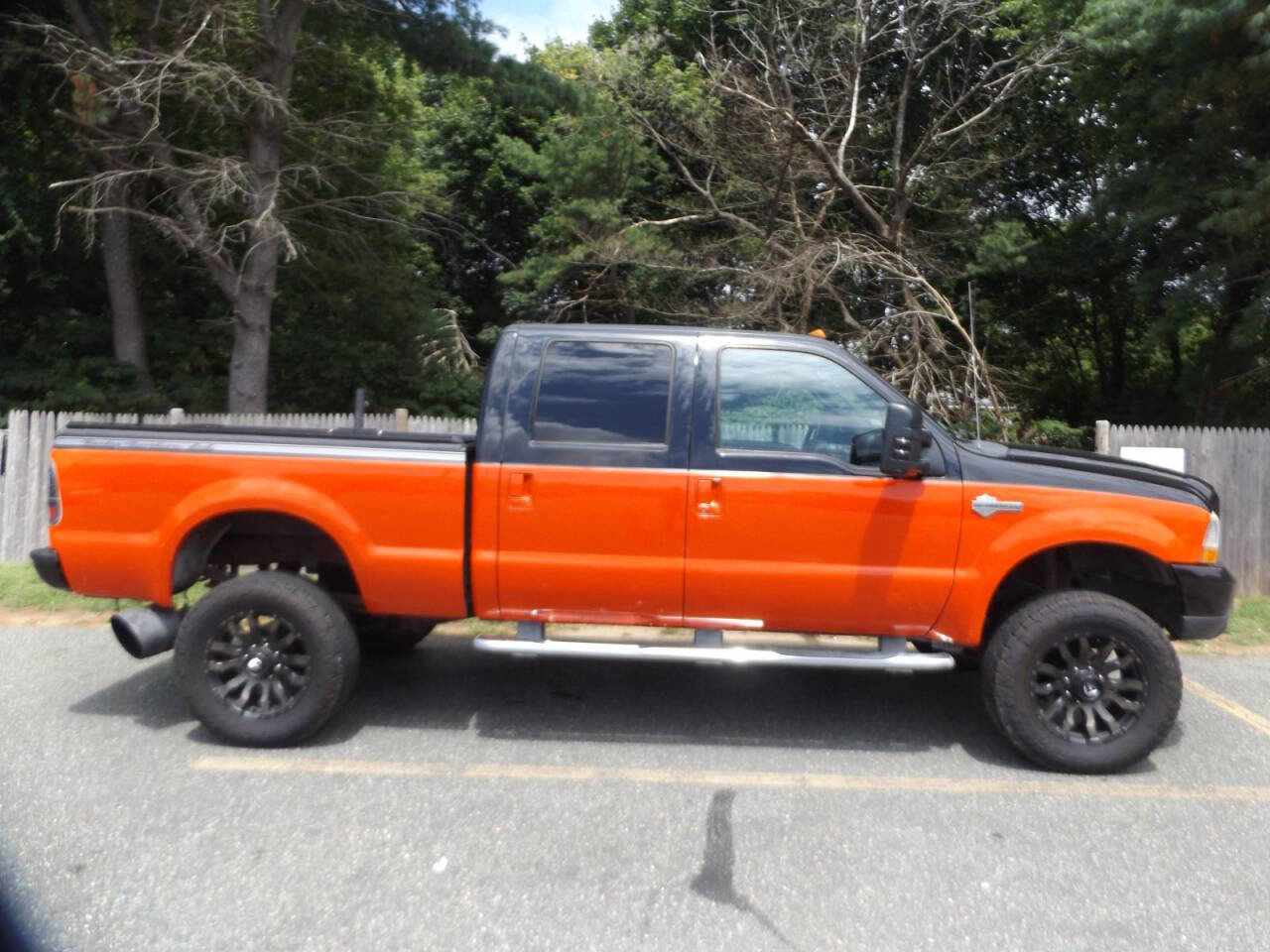 Used 2004 Ford F350 Harley-Davidson image 8
