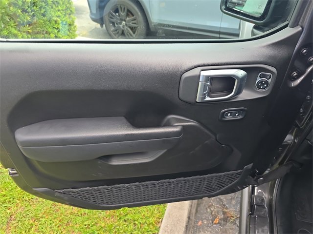 Used 2024 Jeep Gladiator Mojave w/ Safety Group image 17