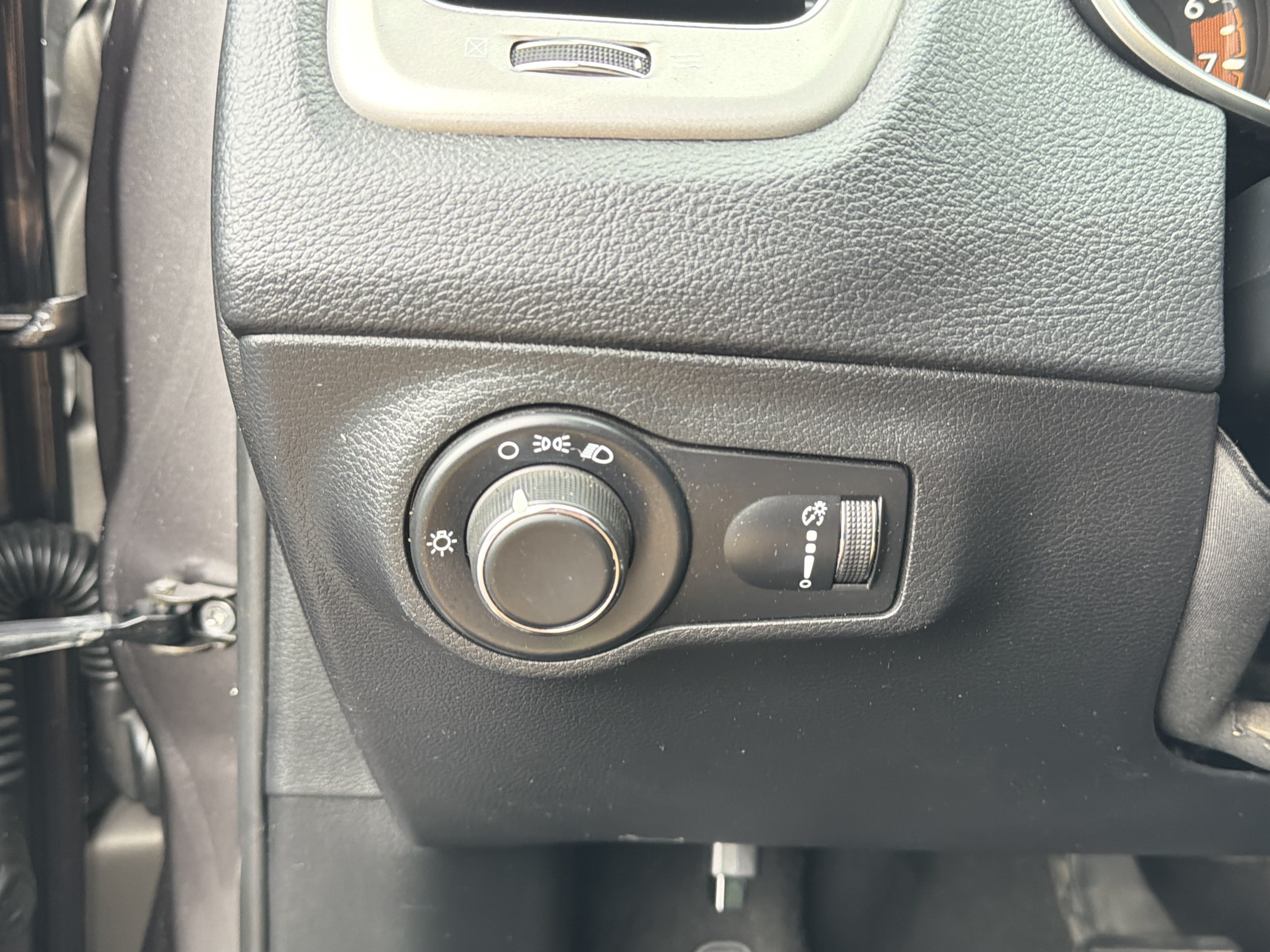 Used 2021 Jeep Compass Sport AWD/4WD image 14