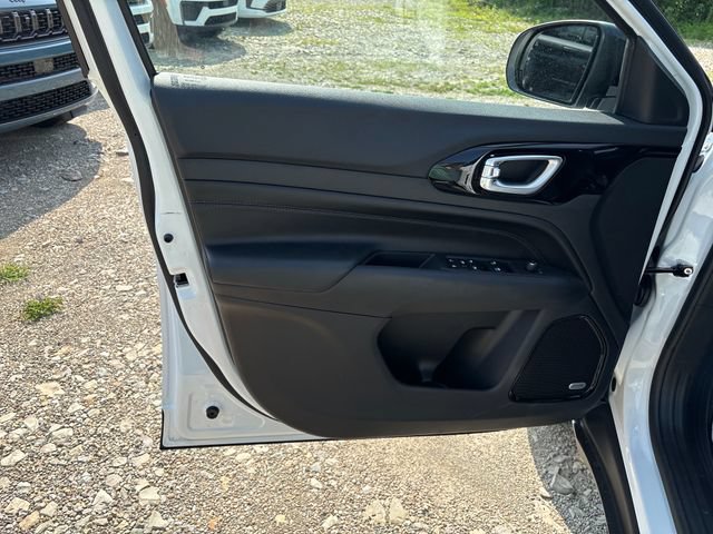 New 2026 Jeep Compass Limited w/ Sun, Sound & Navigation Group AWD/4WD image 7