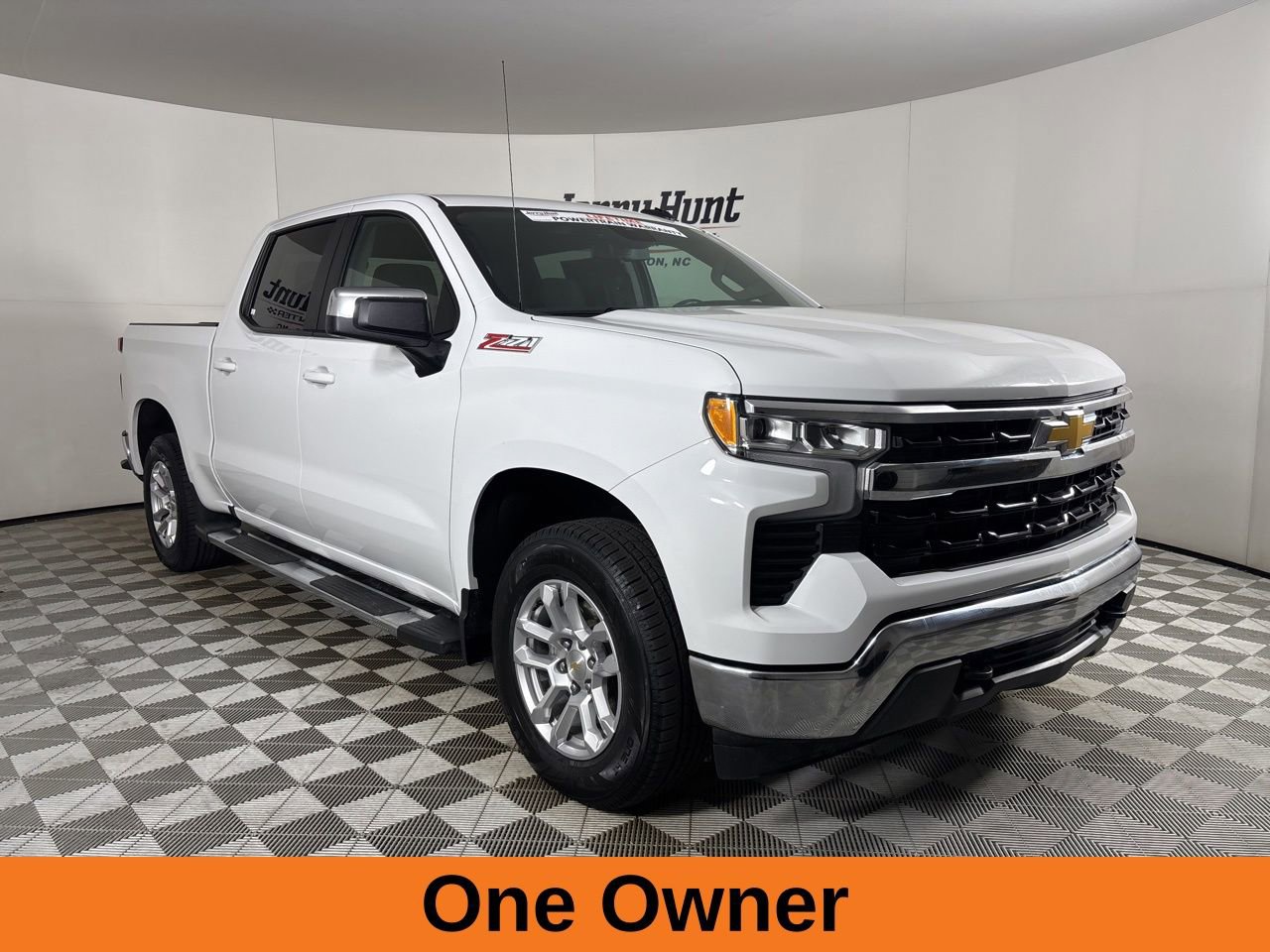 Used 2025 Chevrolet Silverado 1500 LT image 4
