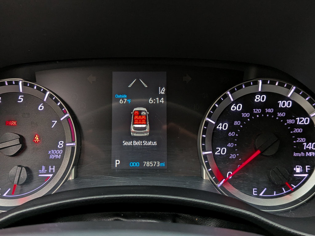 Used 2021 Toyota Highlander LE AWD/4WD image 28