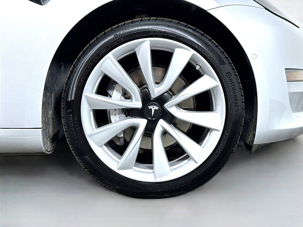 Used 2018 Tesla Model 3 Long Range RWD image 41