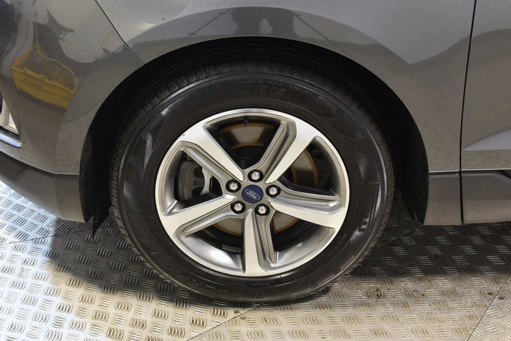 Used 2020 Ford Edge SEL w/ Convenience Package image 35