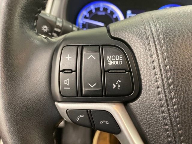 Used 2018 Toyota Highlander SE image 19