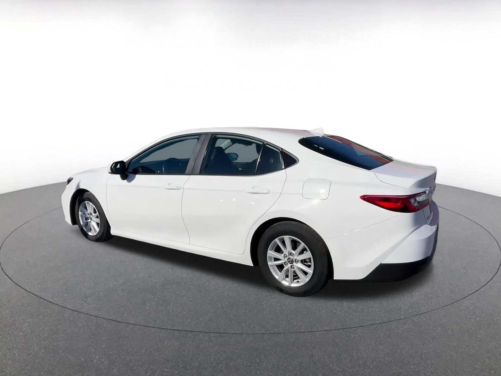 Used 2025 Toyota Camry LE image 14