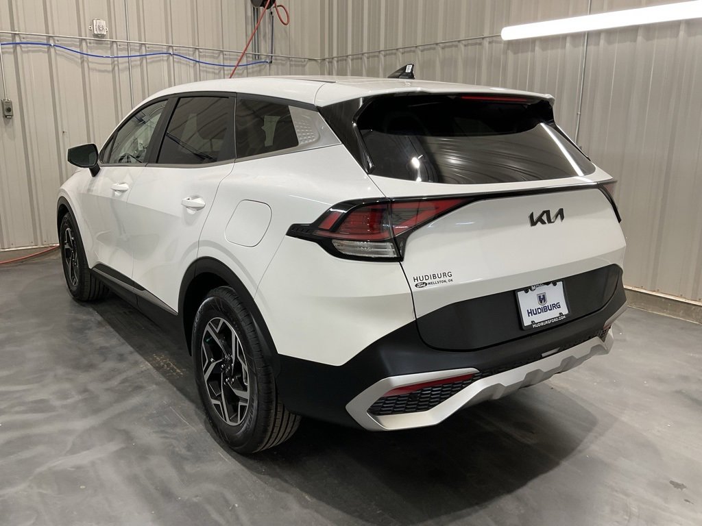 Used 2025 Kia Sportage LX image 19