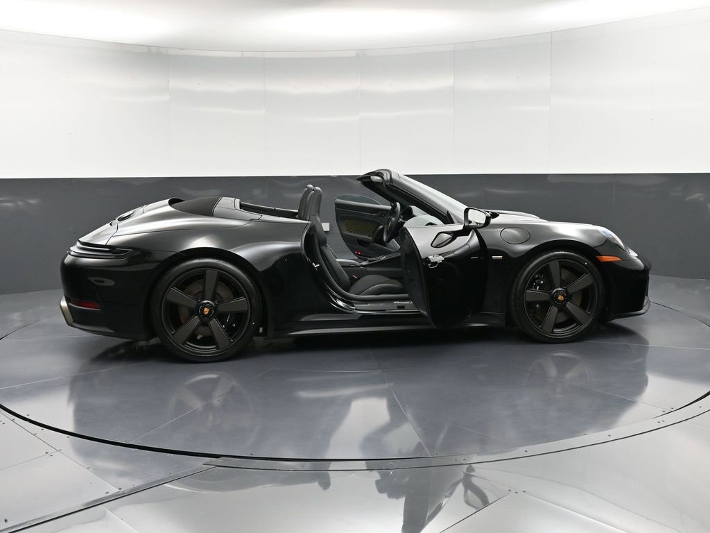 New 2026 Porsche 911 Carrera 4 GTS image 40