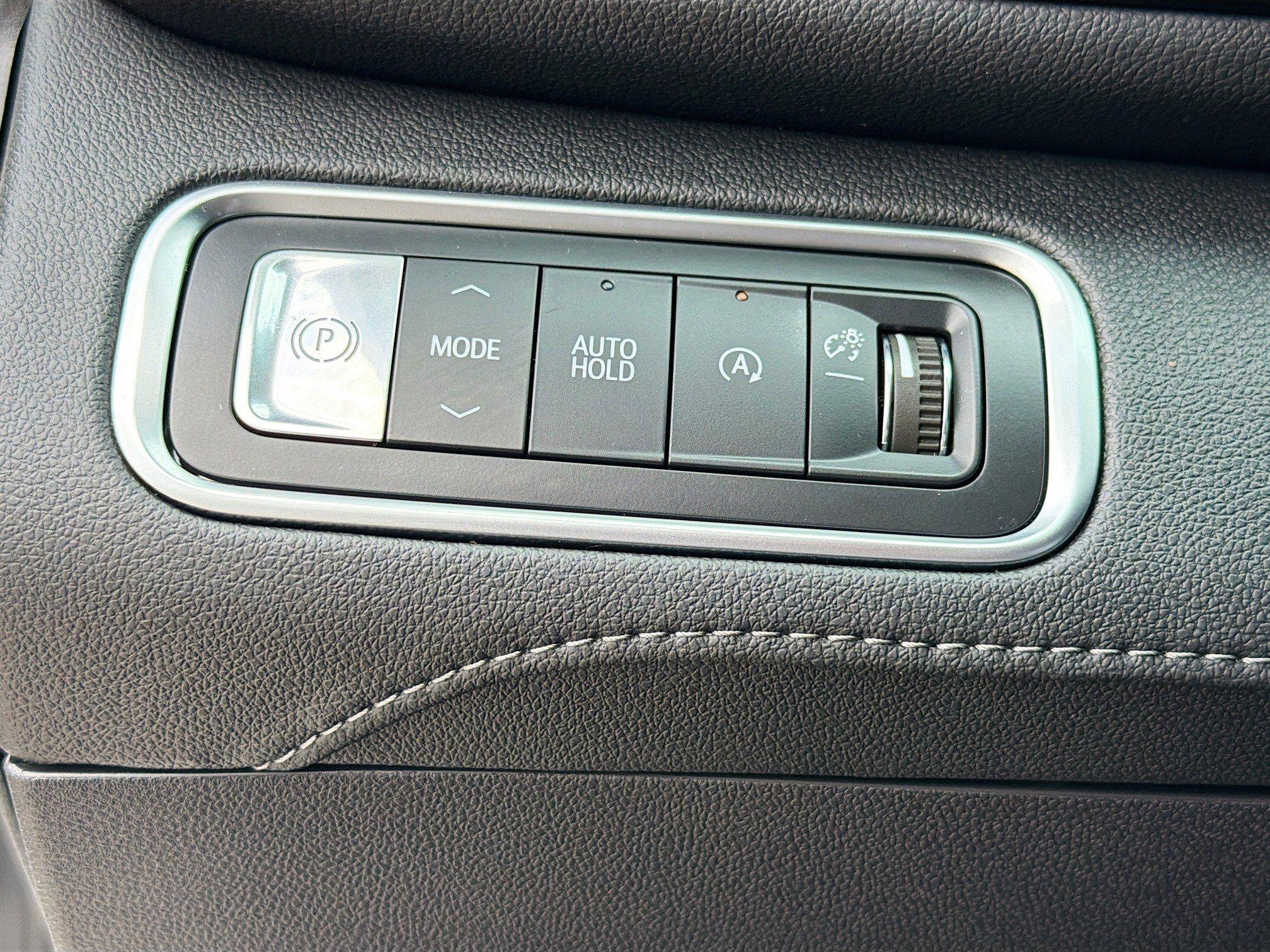 Used 2025 Buick Enclave Sport Touring w/ Power Package FWD image 37
