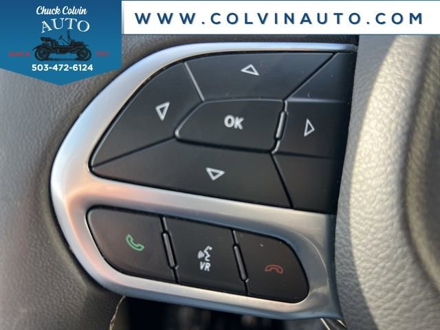 Used 2024 Chrysler Pacifica Touring-L image 19