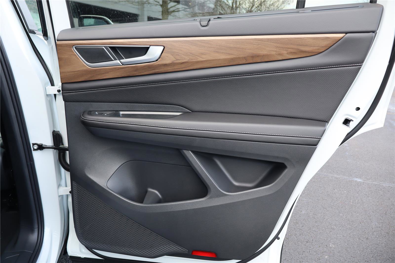 New 2026 Volkswagen Atlas SE image 30