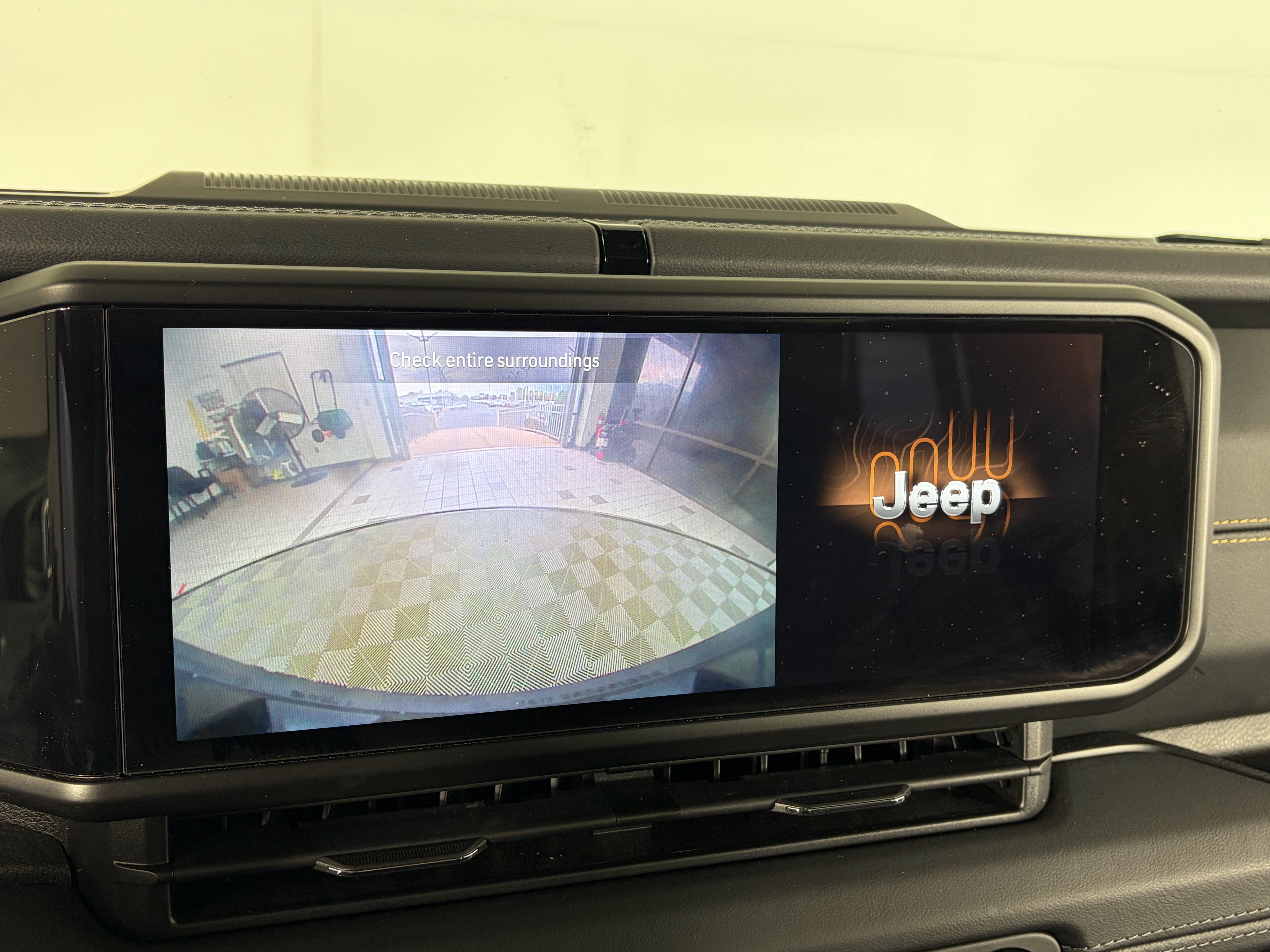 Used 2024 Jeep Wrangler Unlimited Sahara AWD/4WD image 20