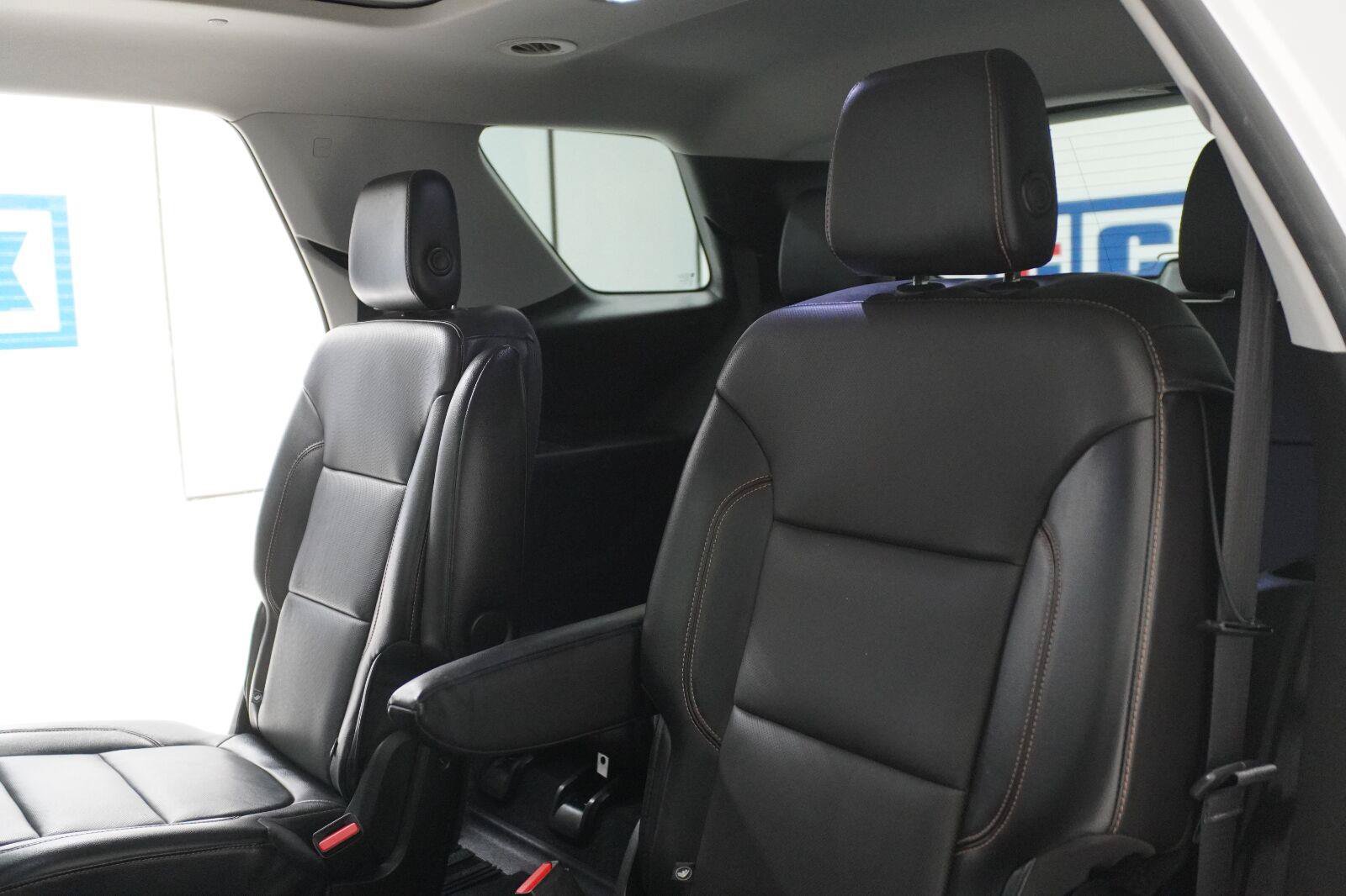 Used 2018 Chevrolet Traverse Premier w/ Driver Confidence II Package FWD image 28