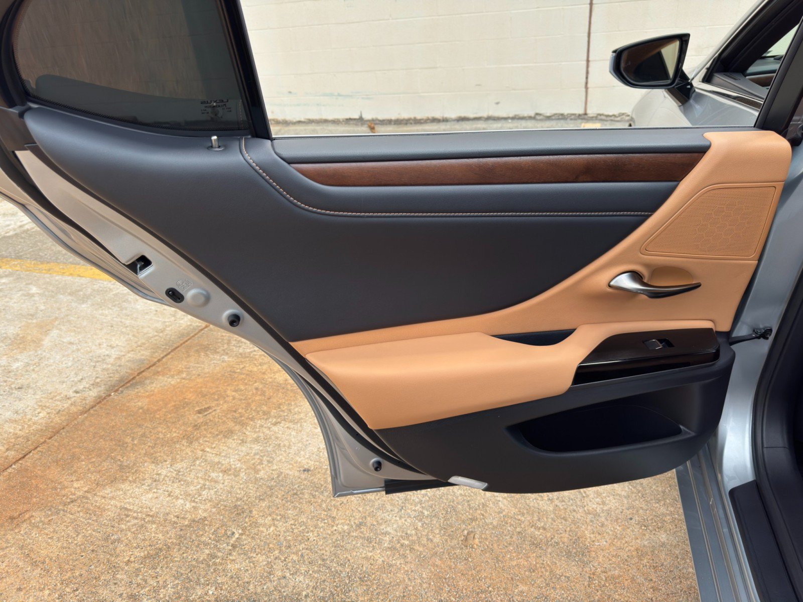 Used 2024 Lexus ES 350 w/ Premium Package FWD image 45