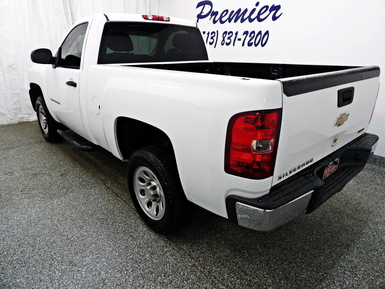 Used 2010 Chevrolet Silverado 1500 W/T RWD image 4