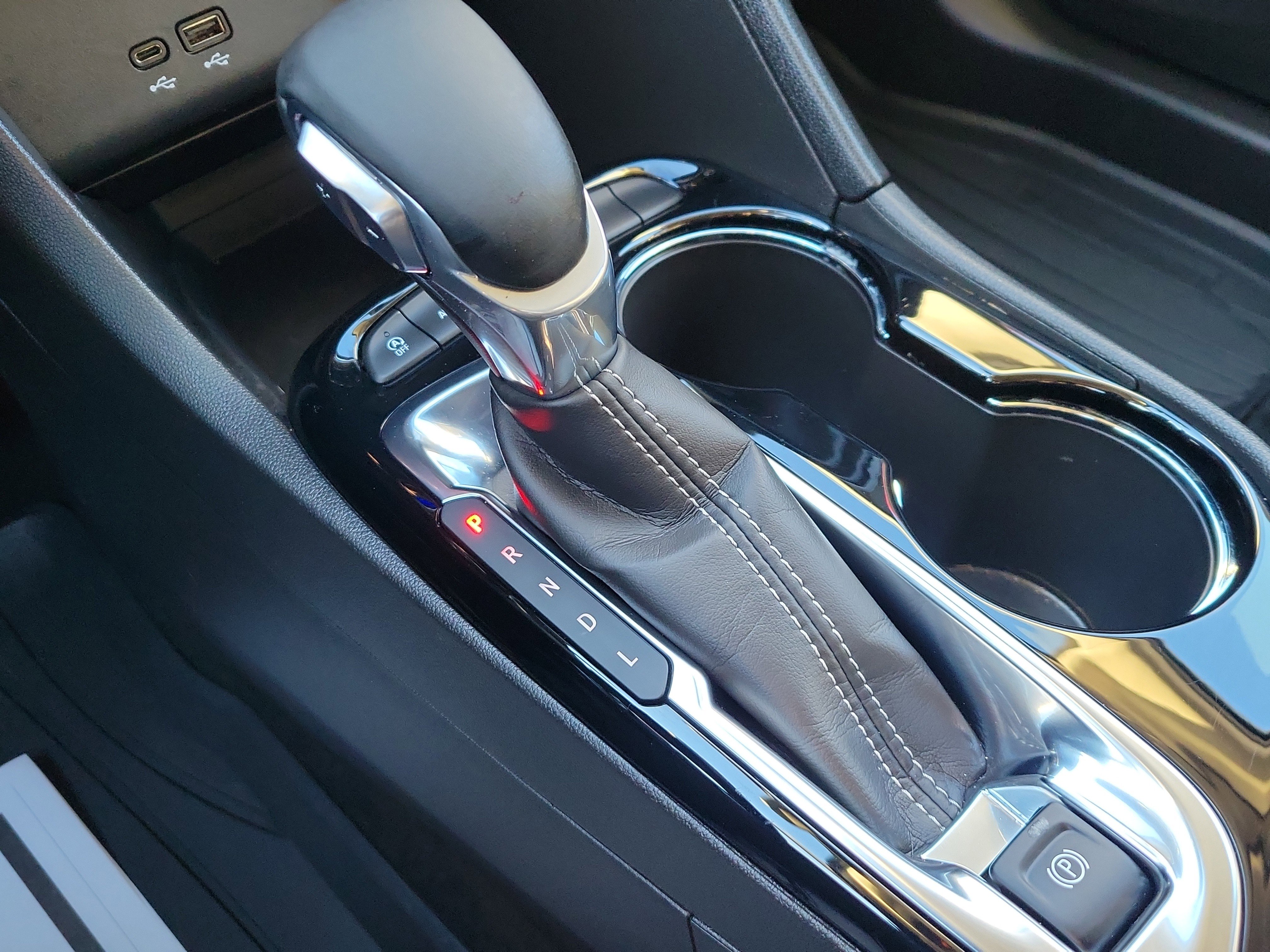 Certified 2024 Buick Encore GX Sport Touring w/ Comfort Package image 24