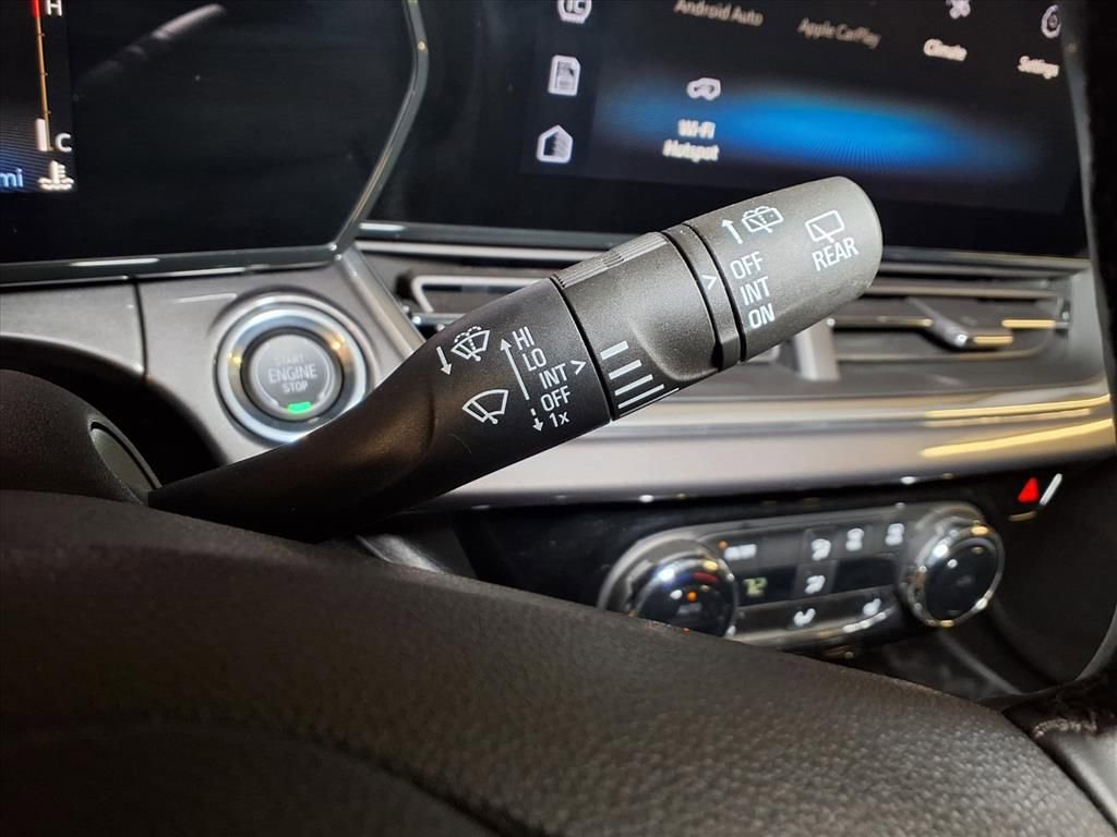 Used 2024 Chevrolet Trax ACTIV w/ Sunroof Package image 10