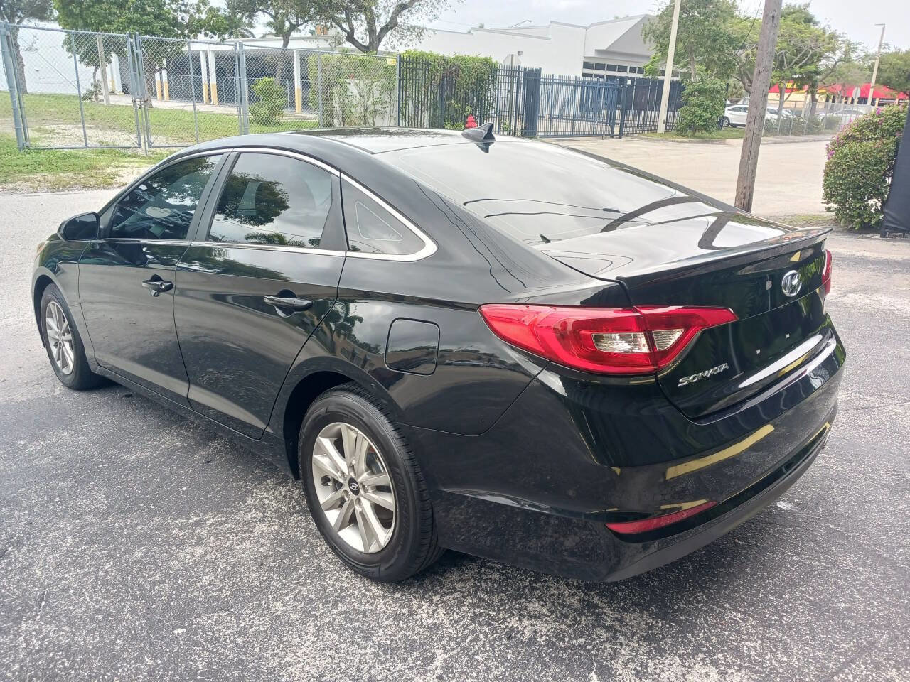 Used 2016 Hyundai Sonata SE FWD image 8