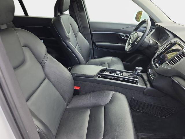 Used 2020 Volvo XC90 T5 Momentum w/ Protection Package Premier AWD/4WD image 12