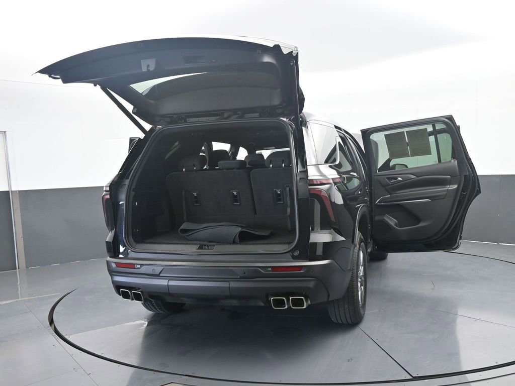 Used 2024 Chevrolet Traverse LS image 82