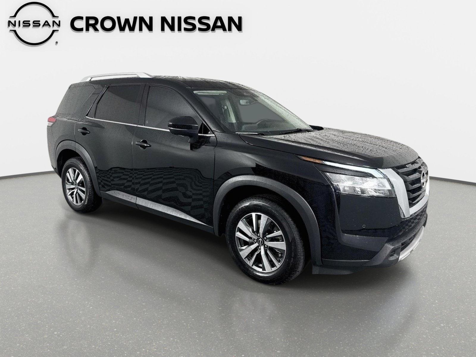Used 2024 Nissan Pathfinder SL FWD image 3