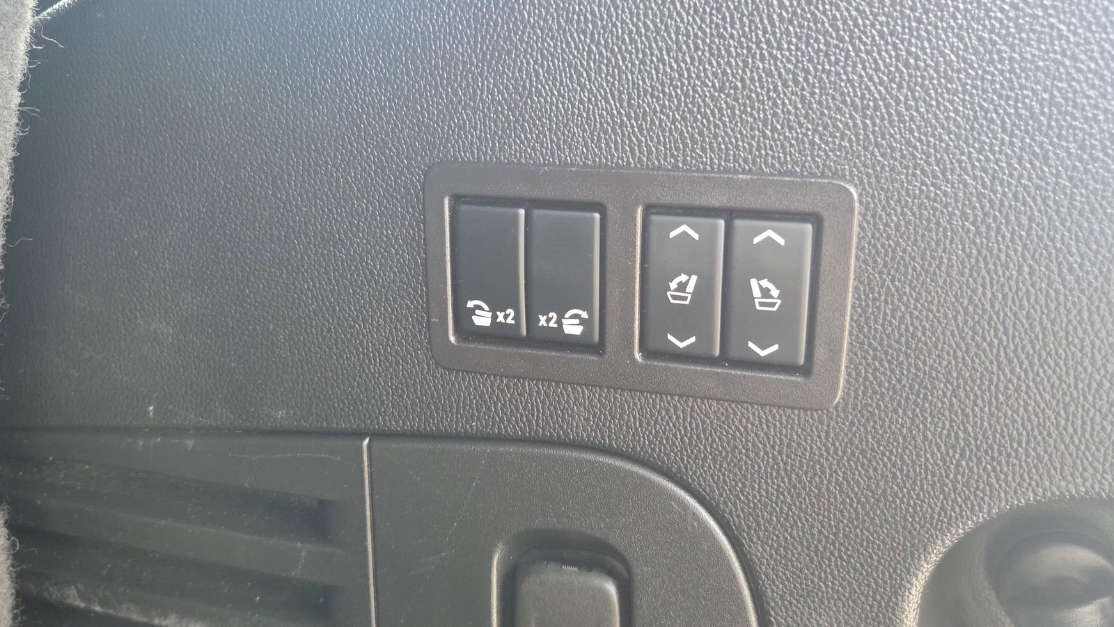 Used 2019 GMC Yukon Denali w/ Denali Ultimate Package image 28