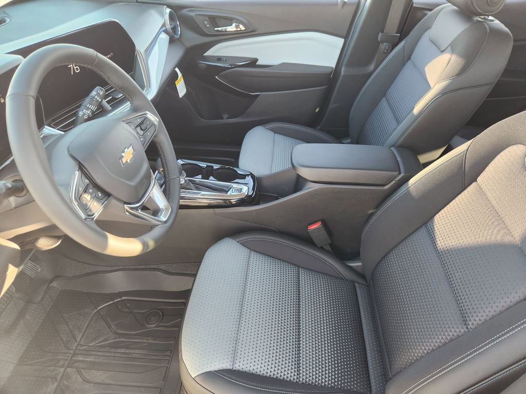 New 2026 Chevrolet Trax LT w/ LT Convenience Package FWD image 9