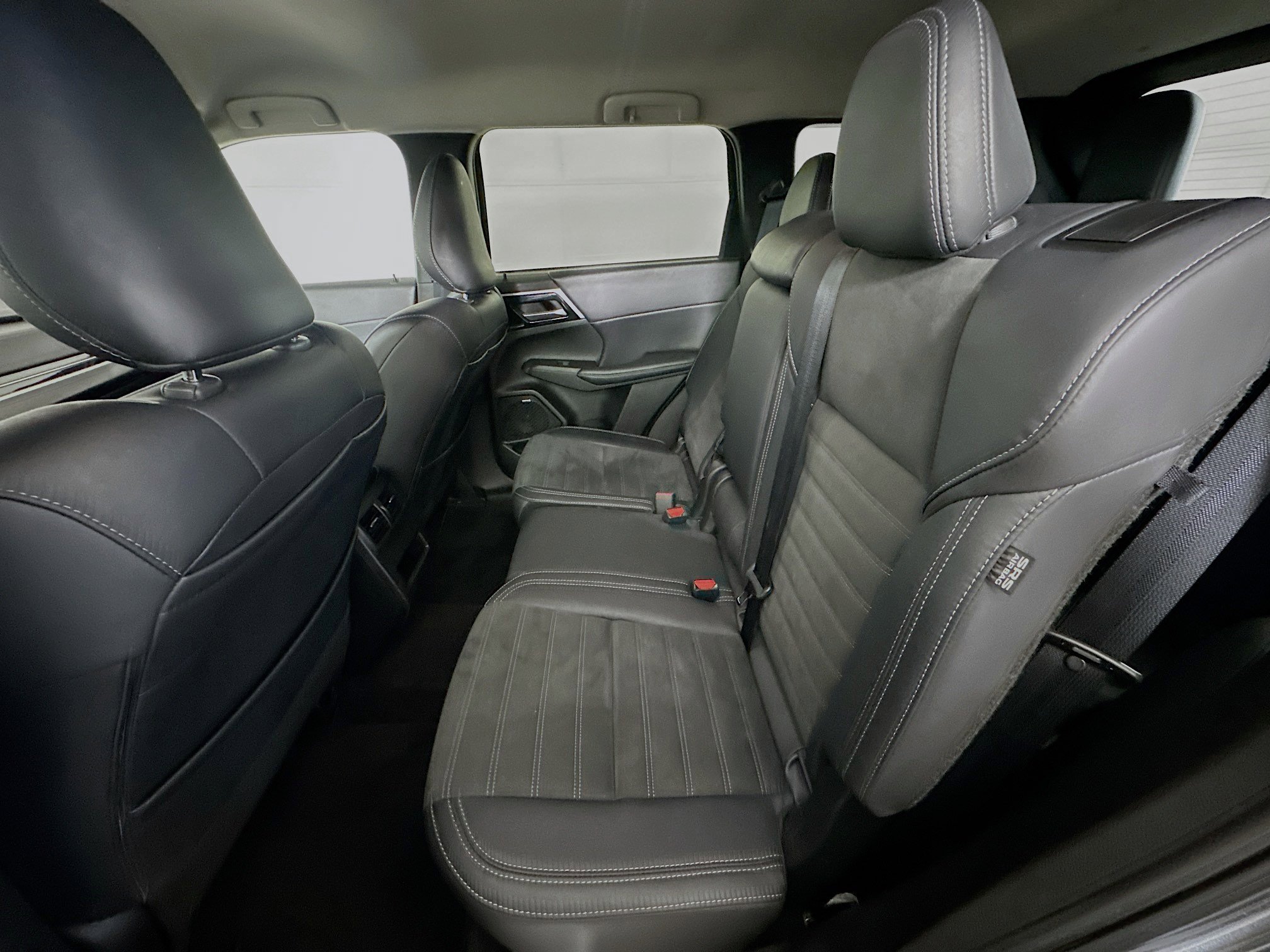 Used 2025 Mitsubishi Outlander SE AWD/4WD image 28