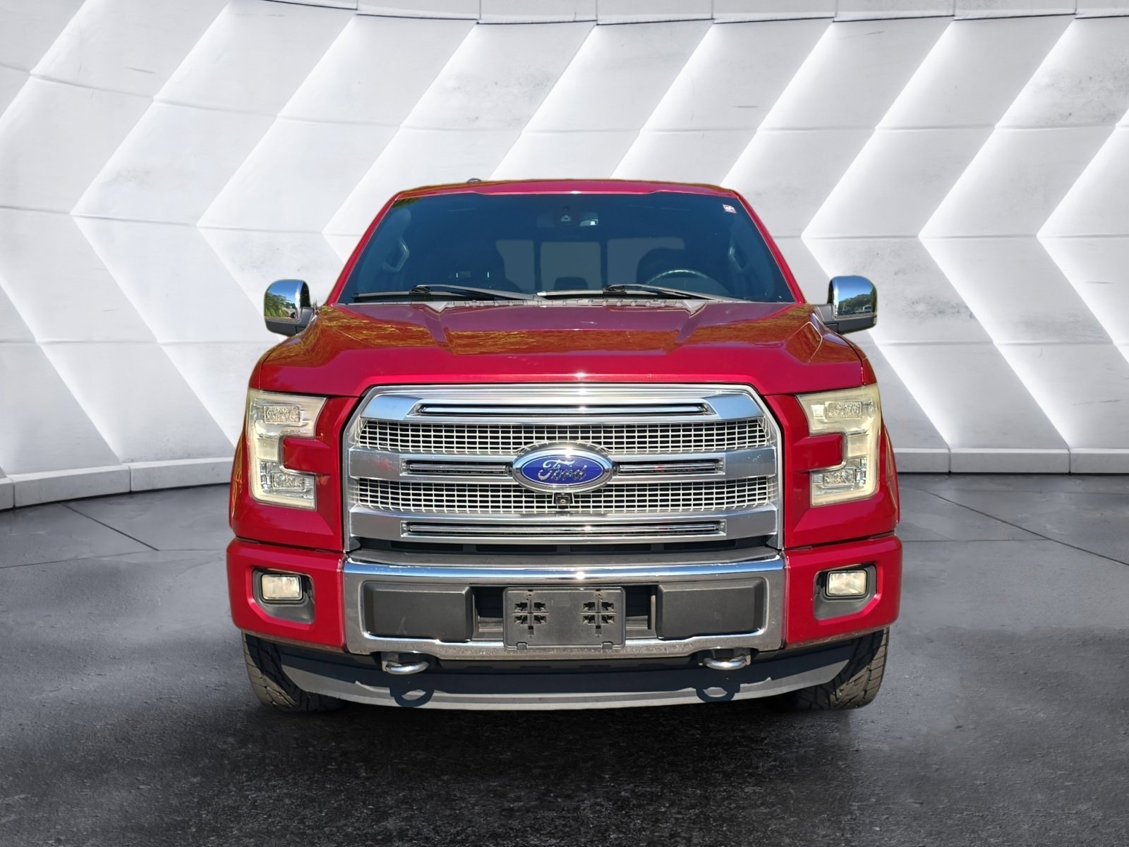 Used 2015 Ford F150 Platinum w/ Equipment Group 701A Luxury AWD/4WD image 8