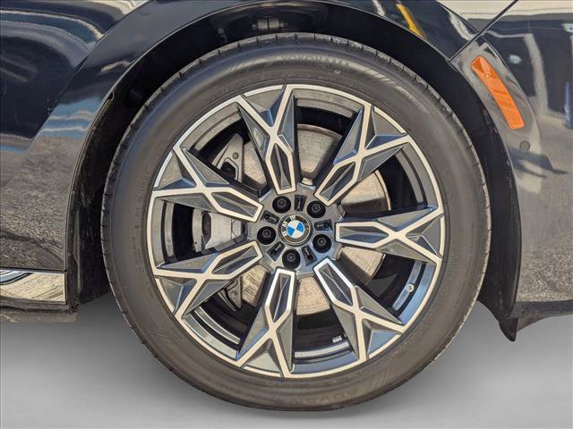 Certified 2024 BMW i7 xDrive60 w/ Executive Package image 26