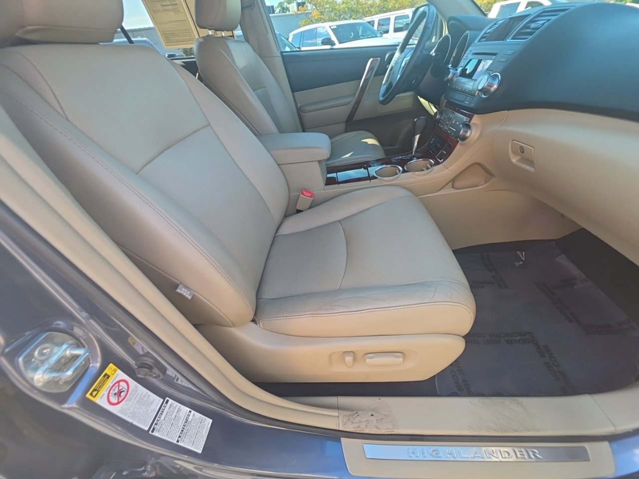 Used 2012 Toyota Highlander Limited w/ Tow Pkg AWD/4WD image 30