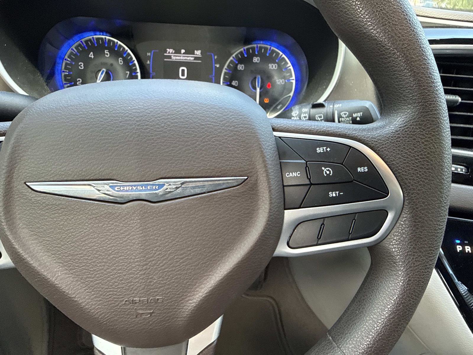 Used 2019 Chrysler Pacifica LX image 16