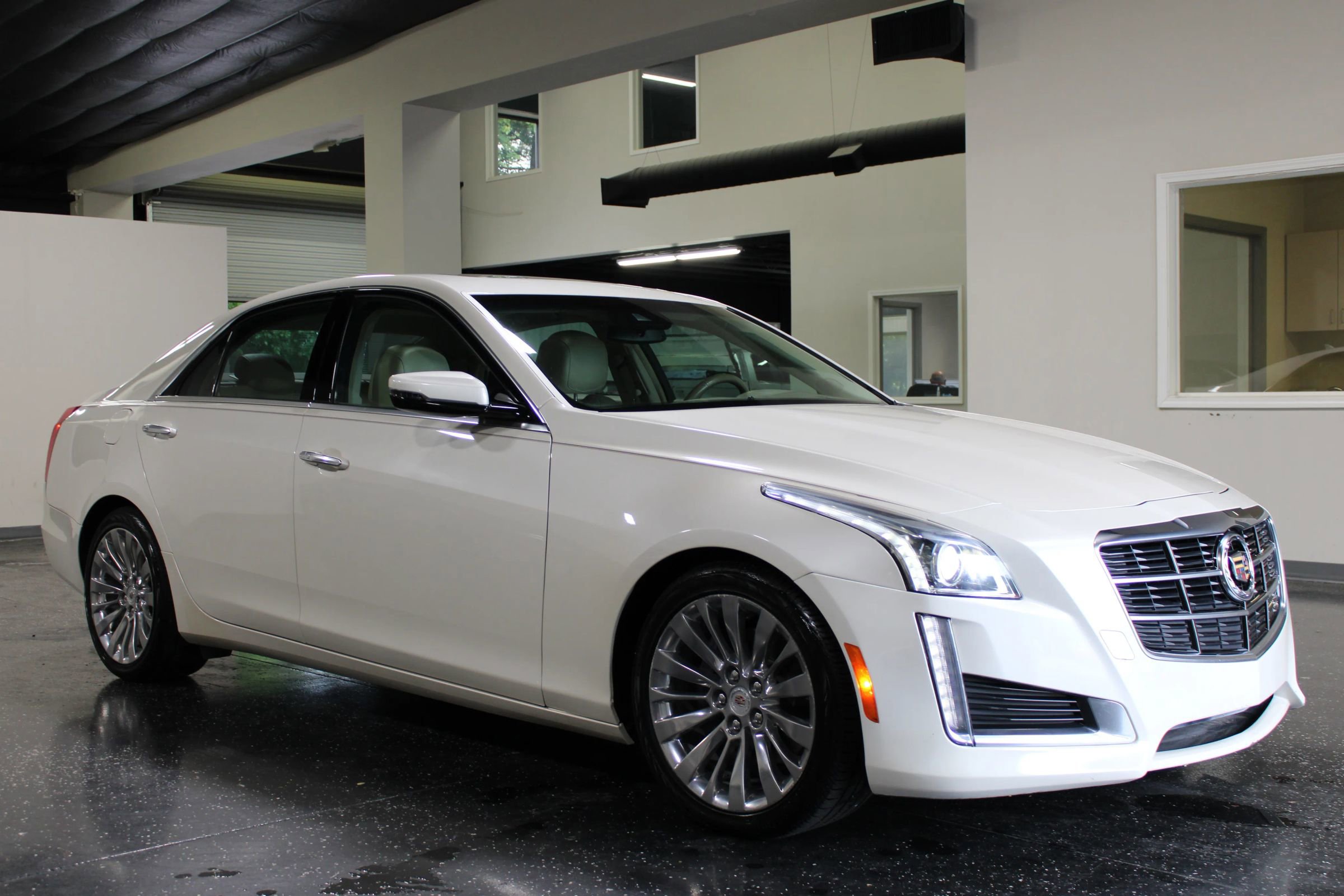Used 2014 Cadillac CTS Luxury RWD image 1