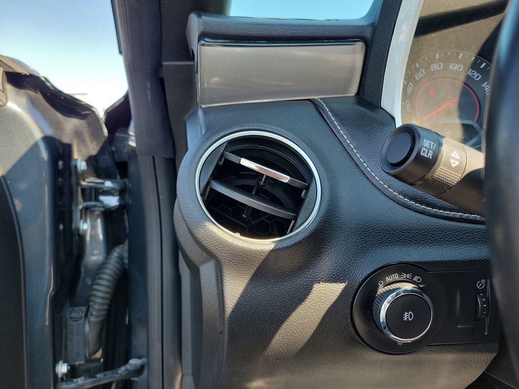 Used 2015 Chevrolet Camaro SS image 19