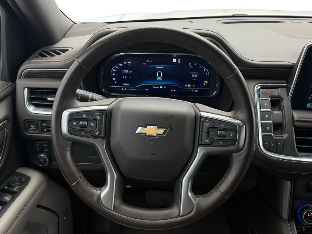 Used 2022 Chevrolet Suburban LT w/ Luxury Package AWD/4WD image 17