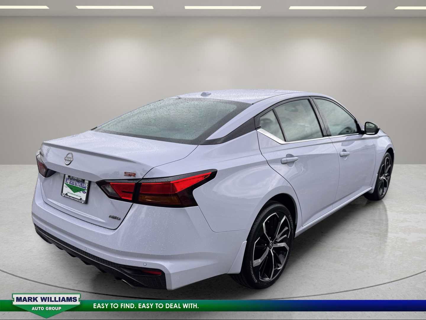 Used 2025 Nissan Altima 2.5 SR AWD/4WD image 3